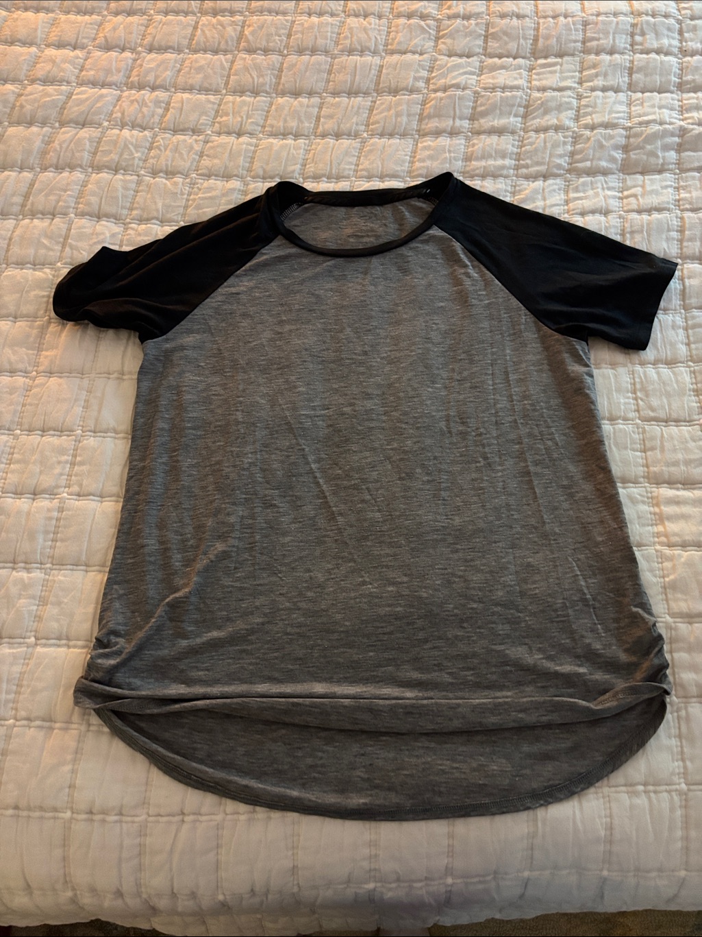 Oakley Women's Two-Tone Raglan Tee - Gray & Black